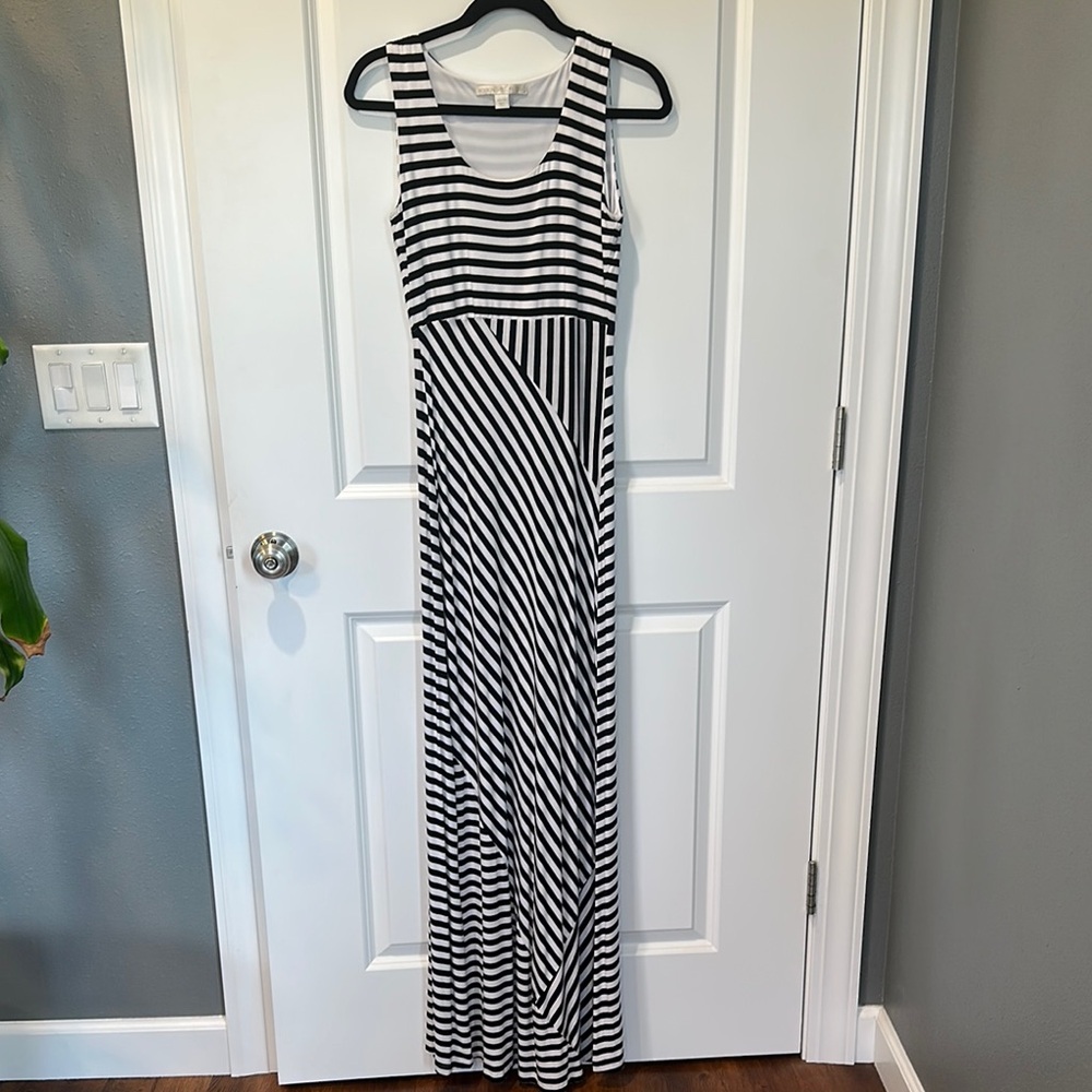 Boston Proper Black and White Sleeveless Sheath Maxi Dress